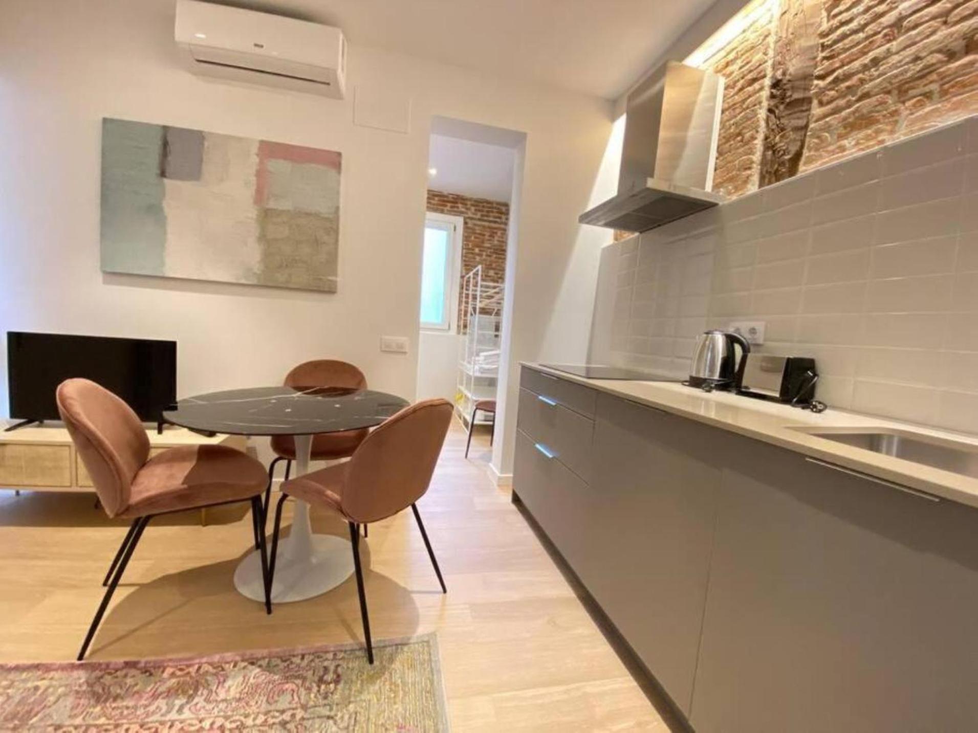 Apartamentos En La Latiina Мадрид Екстериор снимка